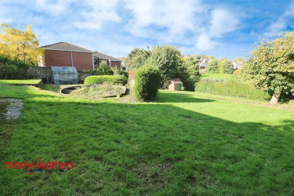 4 bed Detached