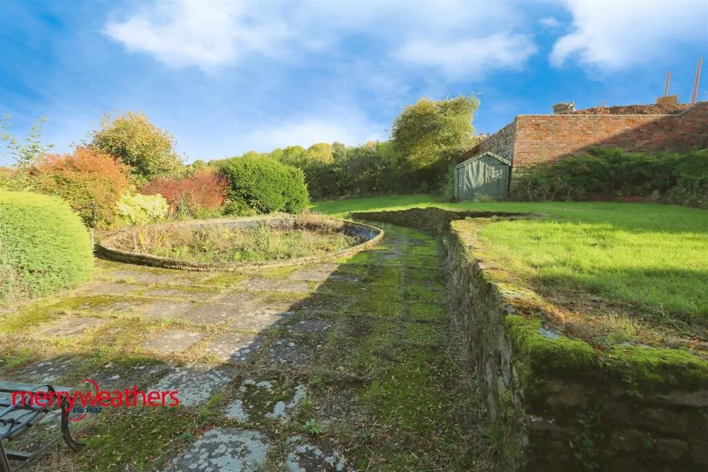 4 bed Detached