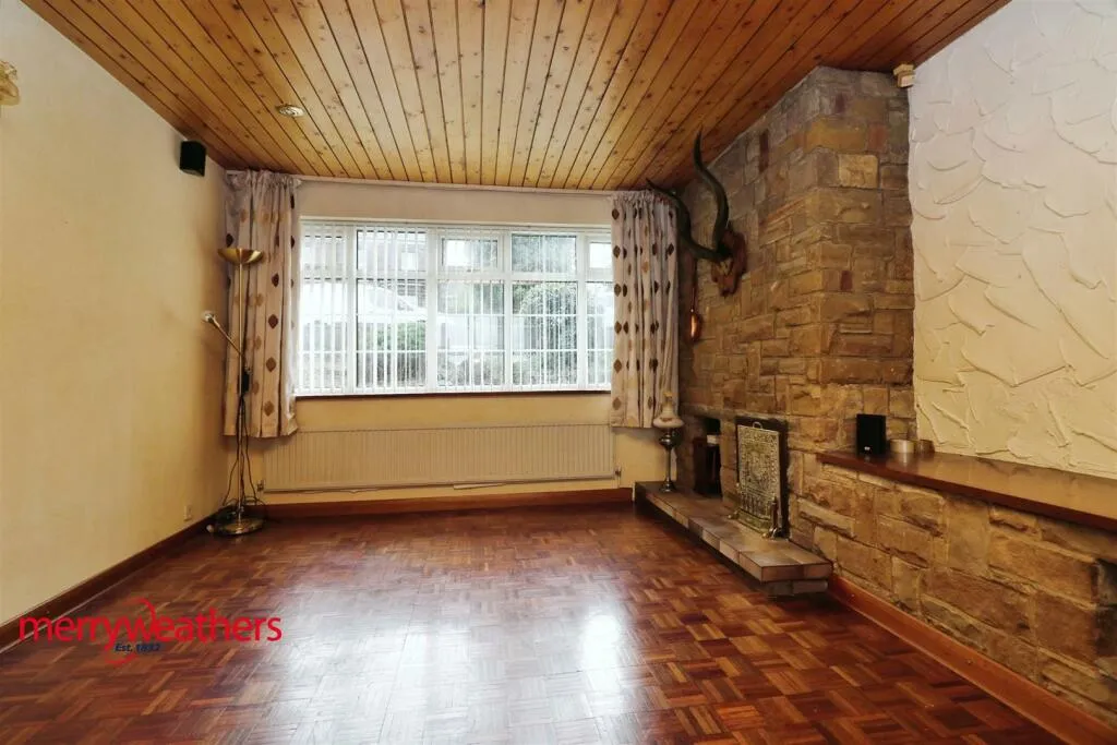 4 bed Detached