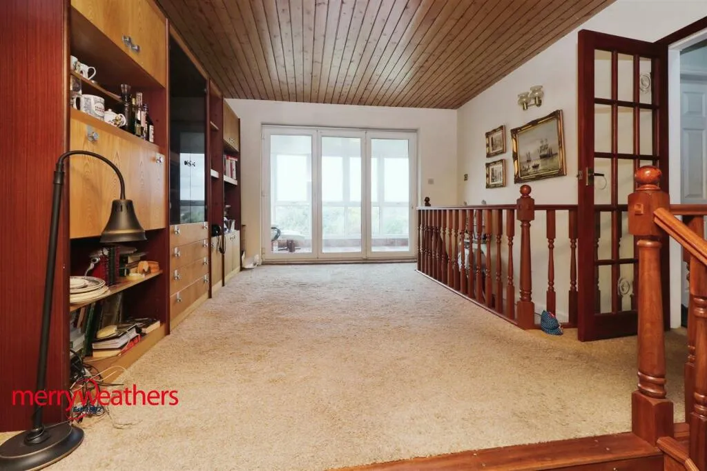 4 bed Detached