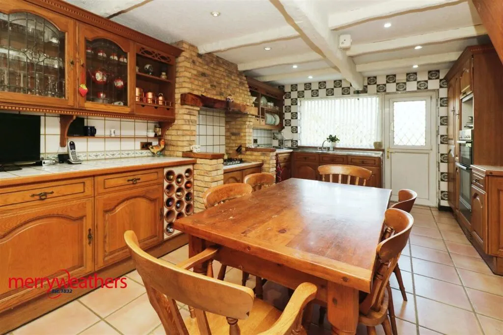 4 bed Detached