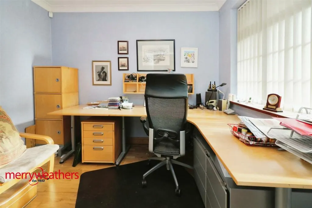 4 bed Detached
