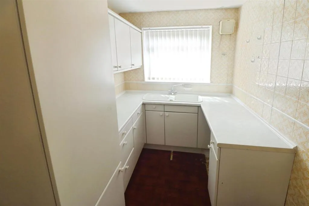 2 bed Detached Bungalow