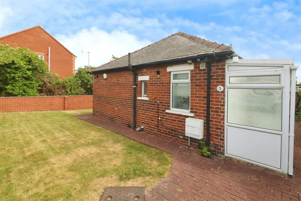 2 bed Detached Bungalow