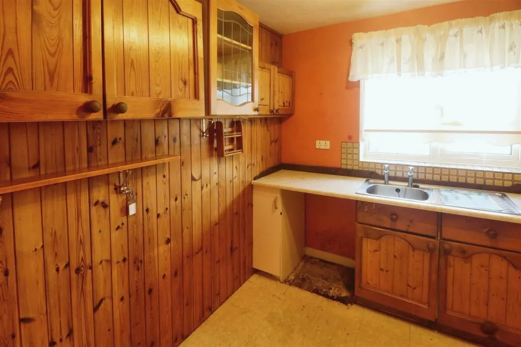 2 bed Semi-Detached Bungalow