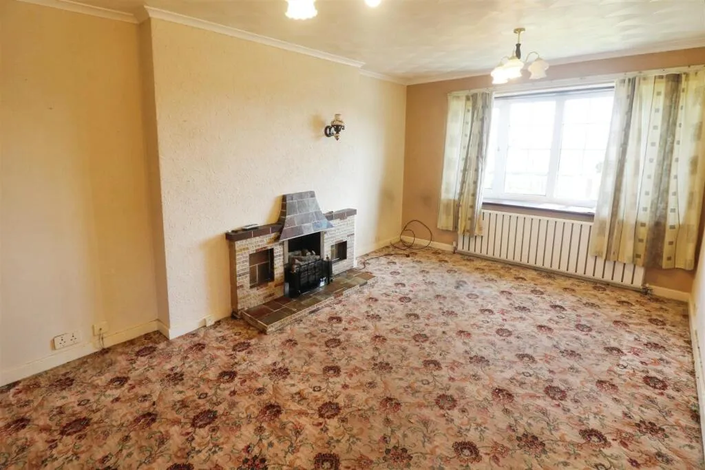 2 bed Semi-Detached Bungalow