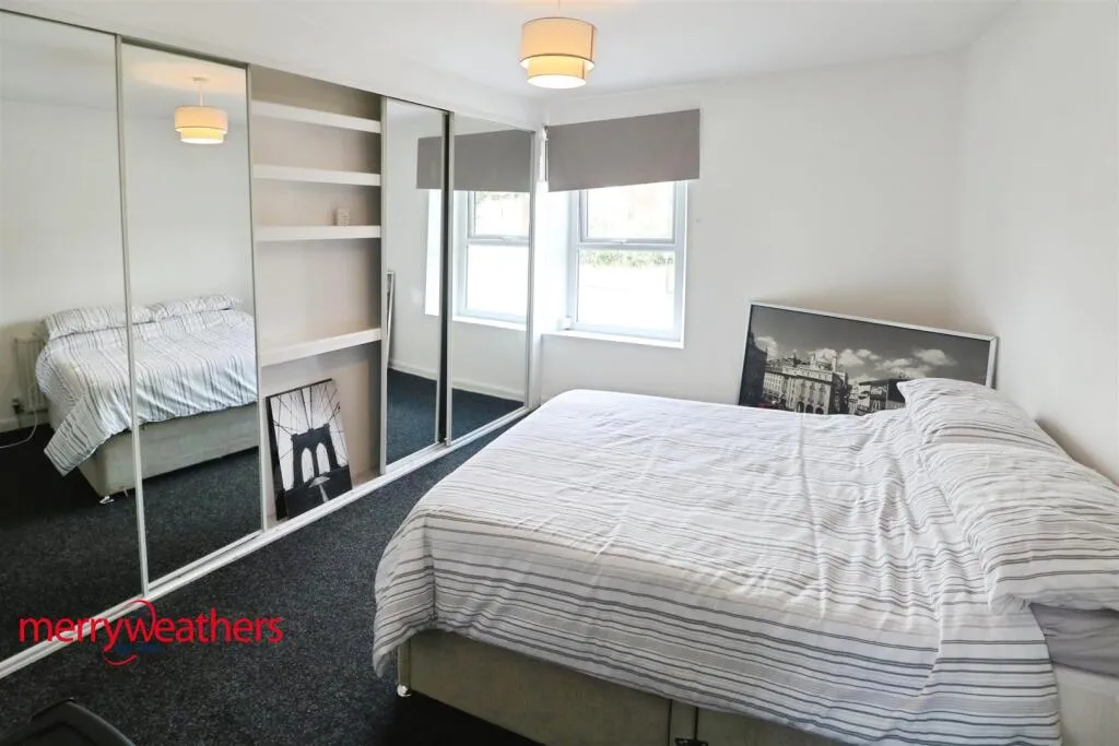 1 bed Shop