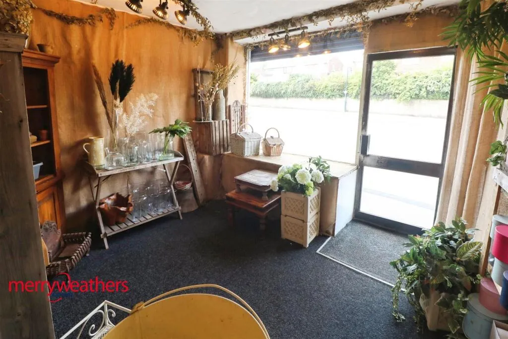 1 bed Shop