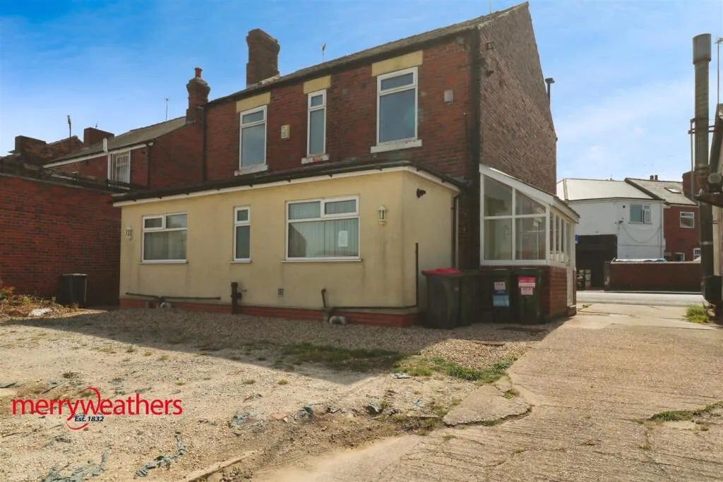 1 bed Hairdresser / Barber Shop