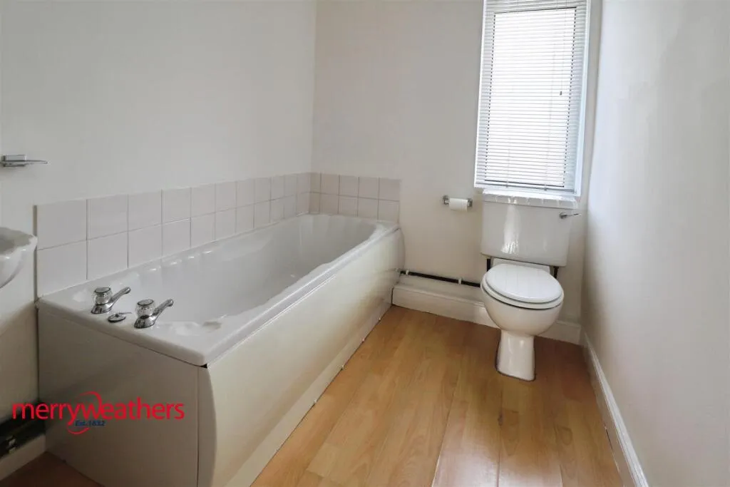 1 bed Hairdresser / Barber Shop