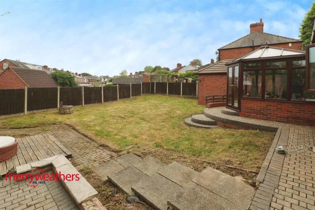 4 bed Detached Bungalow