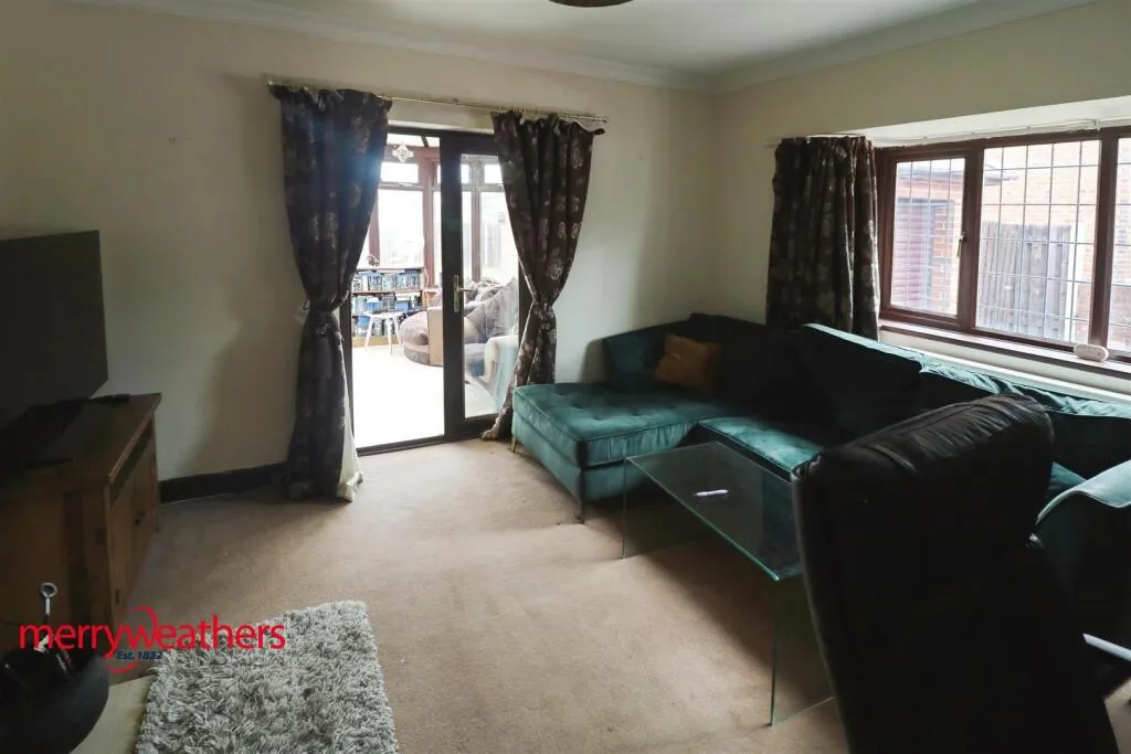4 bed Detached Bungalow