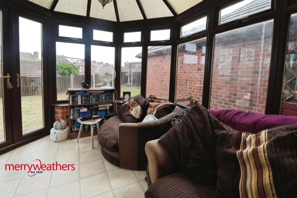 4 bed Detached Bungalow