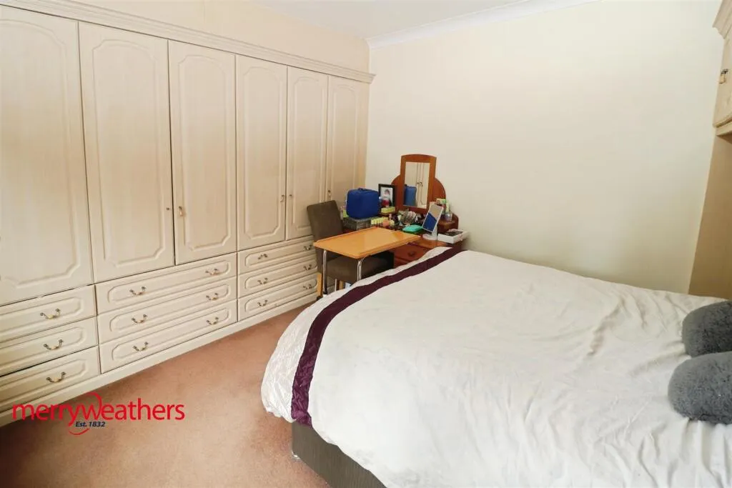 4 bed Detached Bungalow