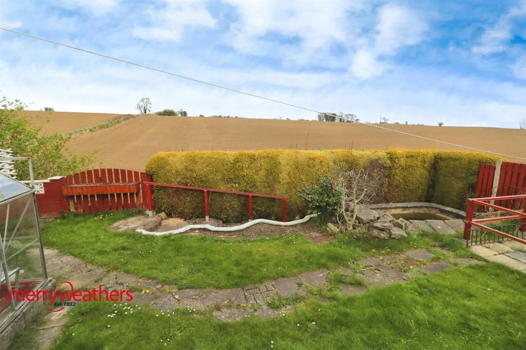 2 bed Detached Bungalow