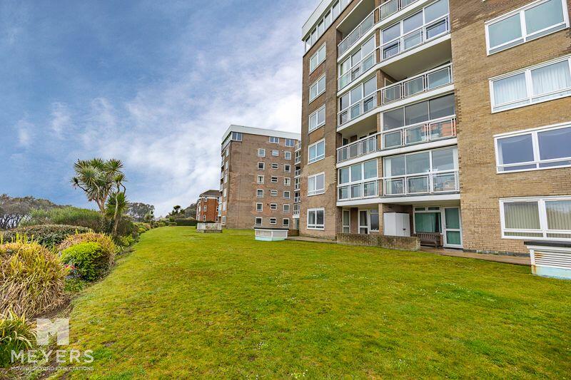 3 bed Apartment