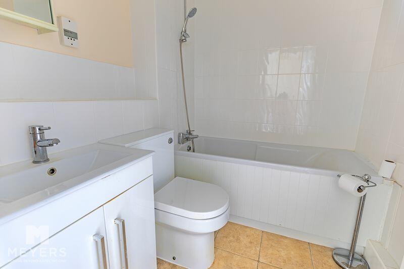 3 bed Apartment