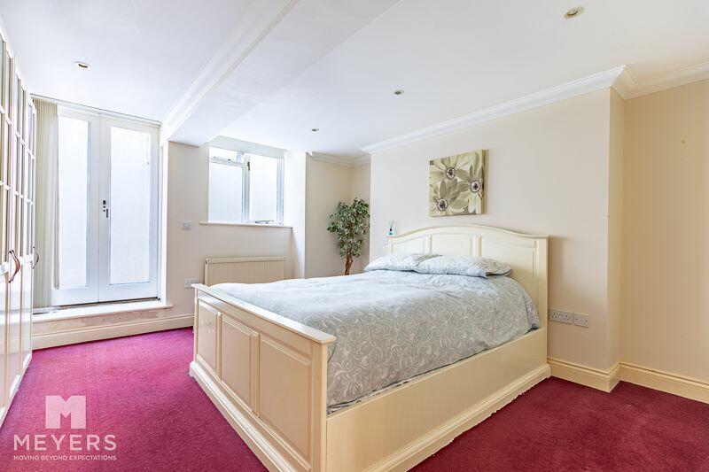 1 bed Ground Flat