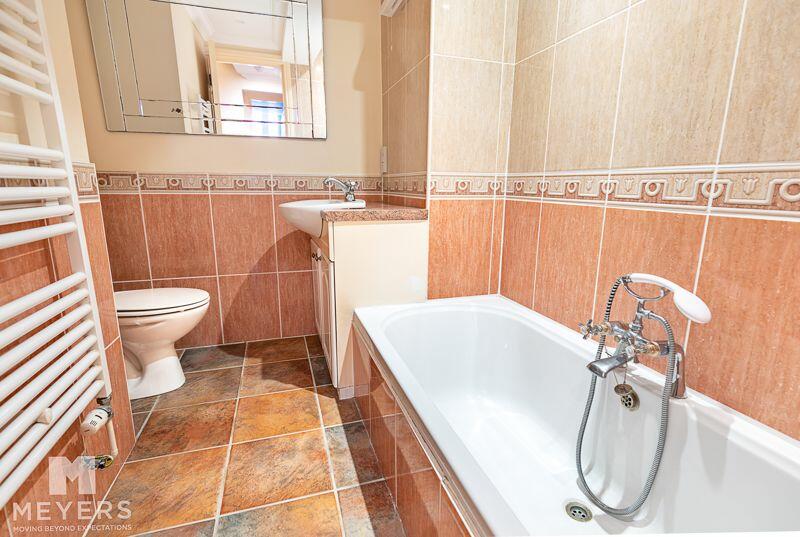 1 bed Ground Flat