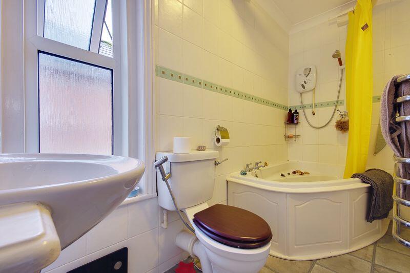 4 bed Detached