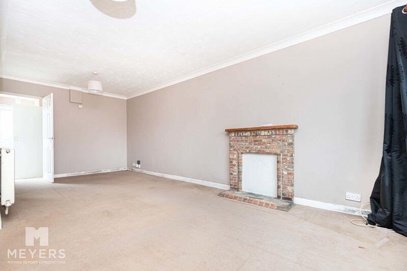 3 bed End of Terrace