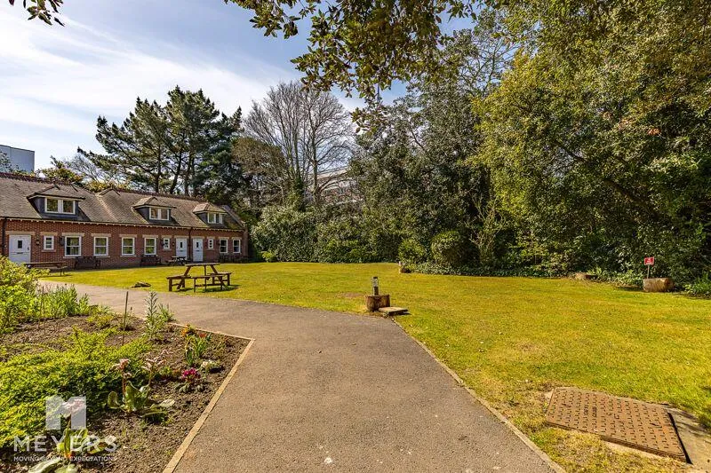 2 bed Apartment