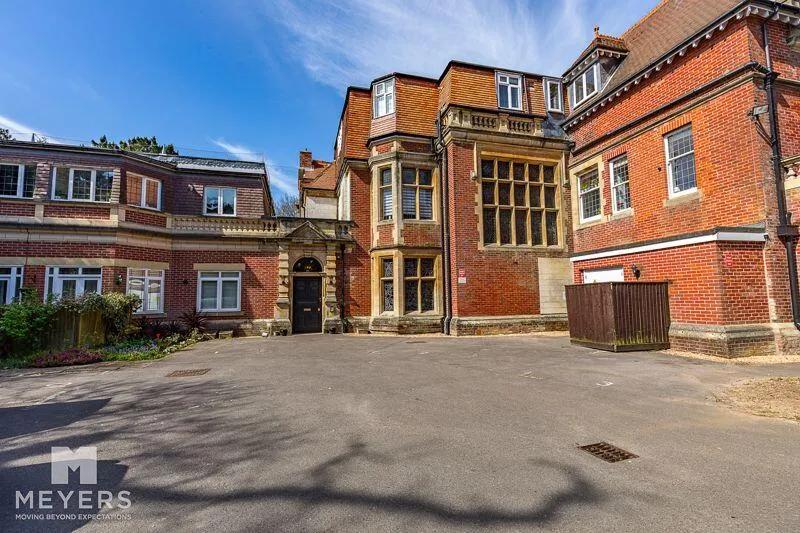 2 bed Apartment