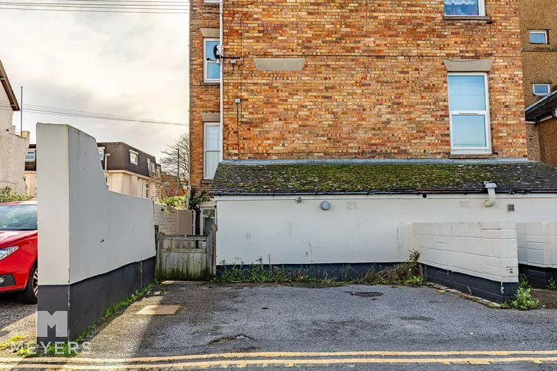 1 bed Apartment
