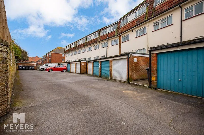 2 bed Apartment