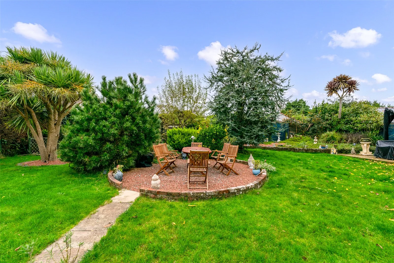 3 bed Link Detached House