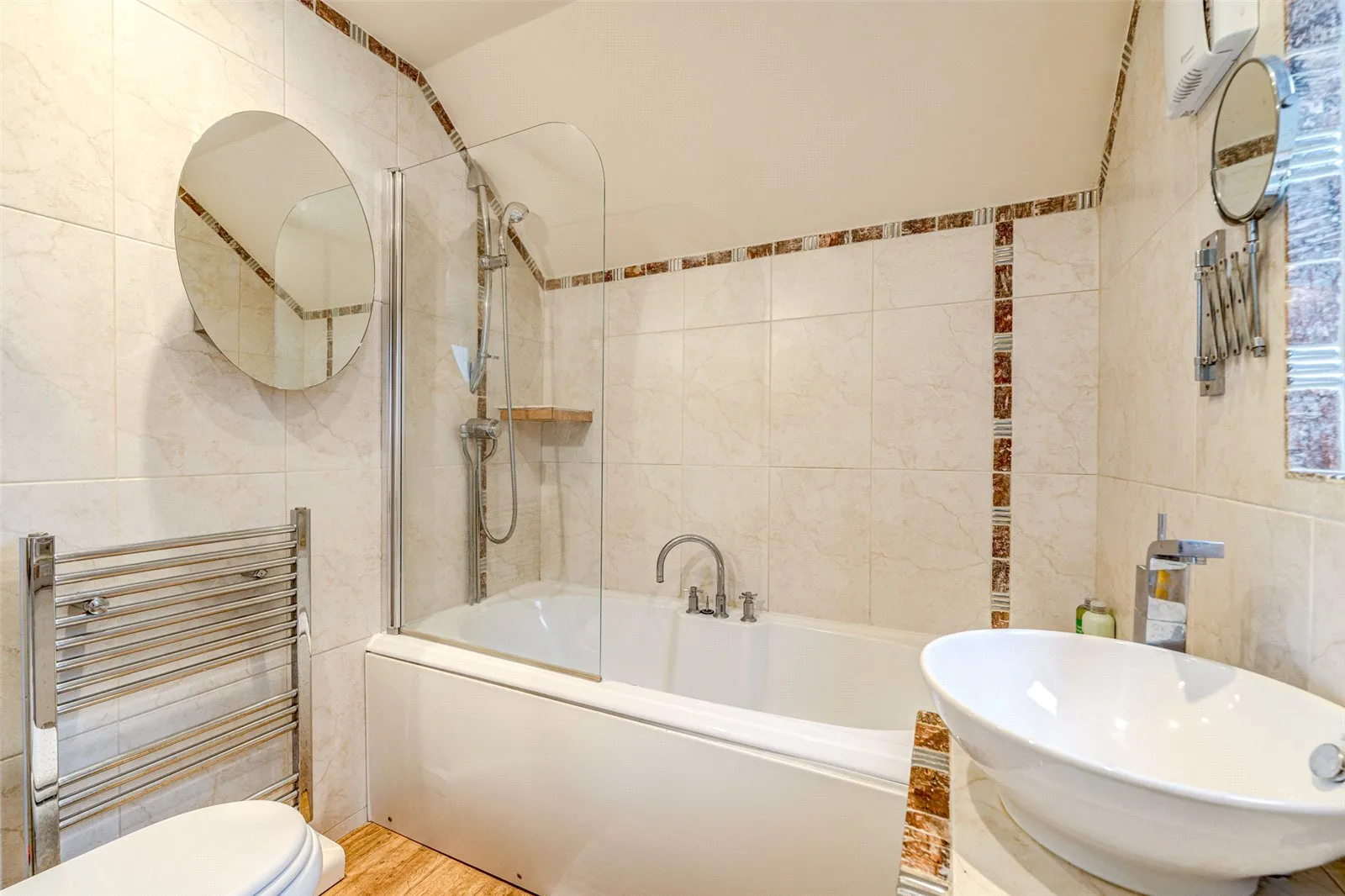 3 bed Link Detached House