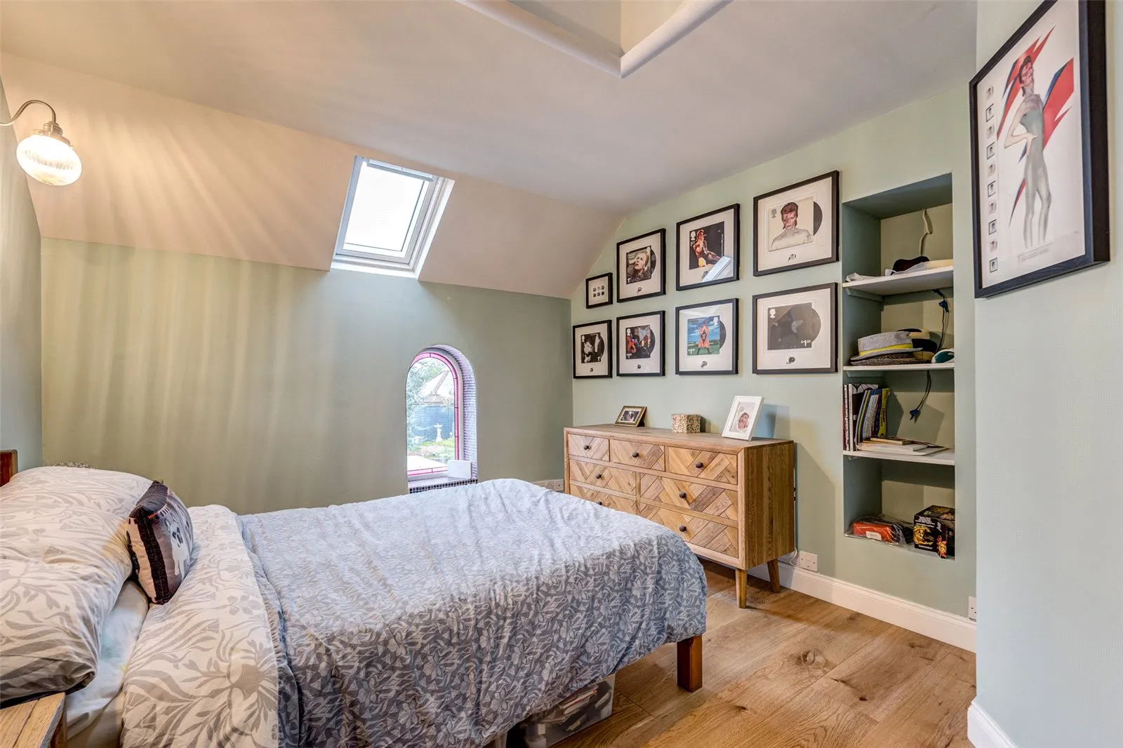 3 bed Link Detached House