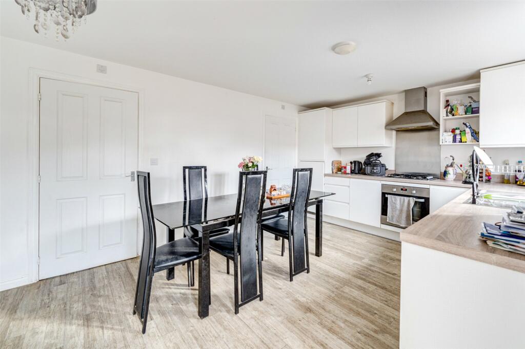 4 bed Detached