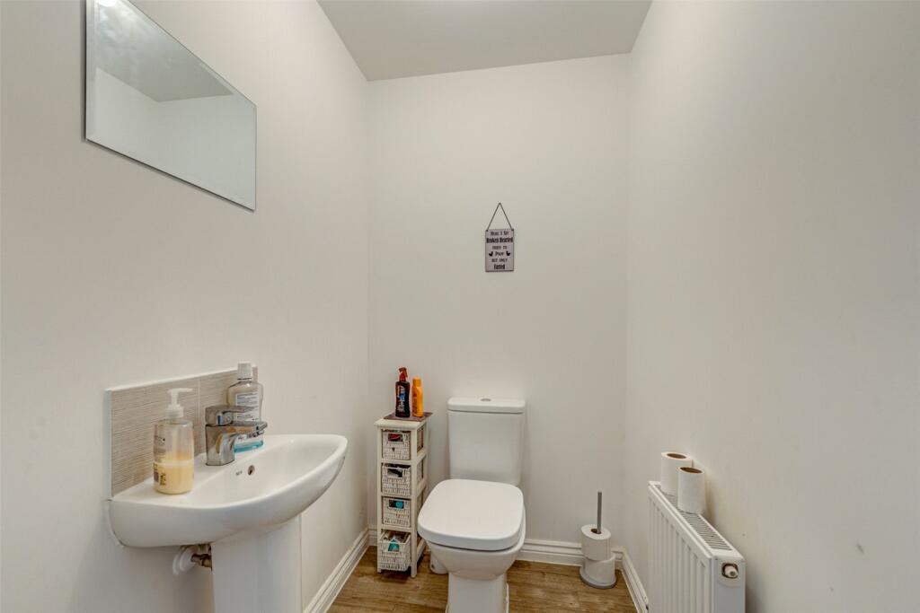 4 bed Detached