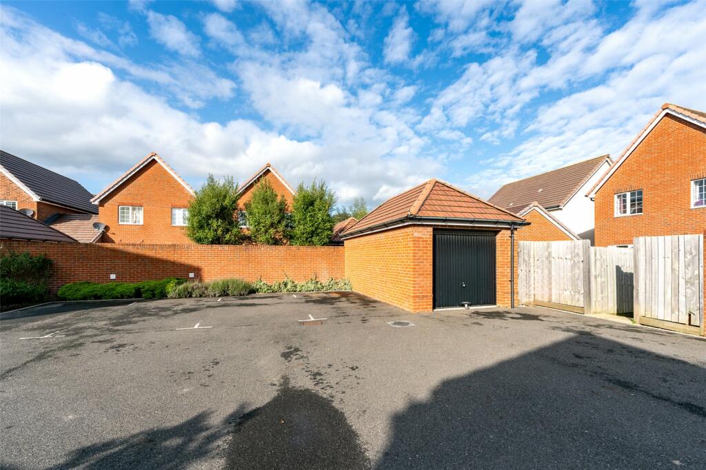 4 bed Detached