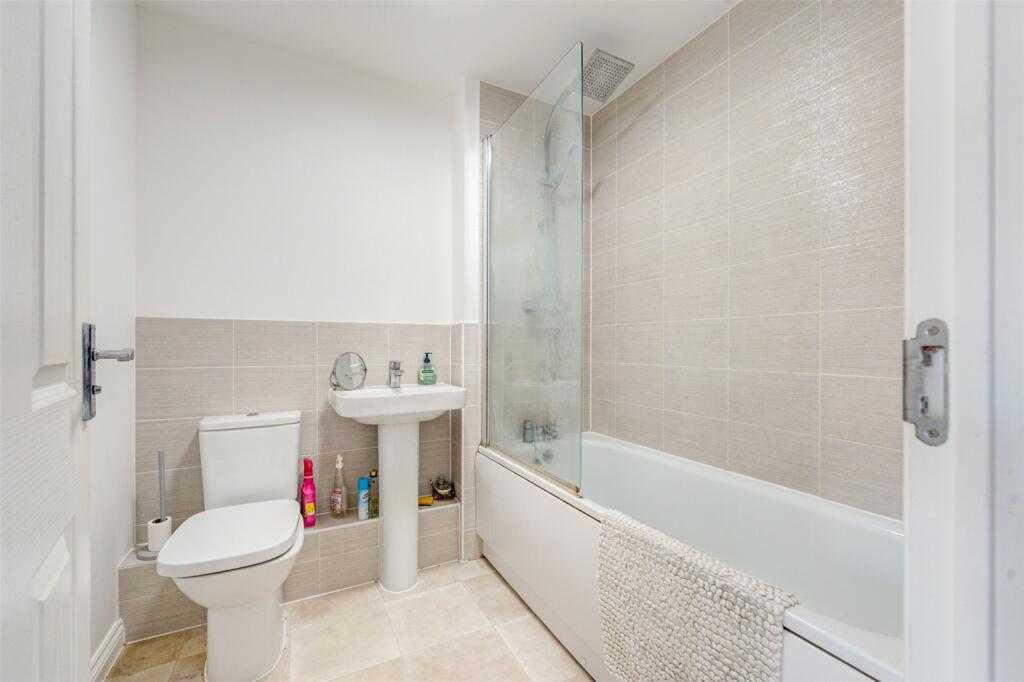 4 bed Detached