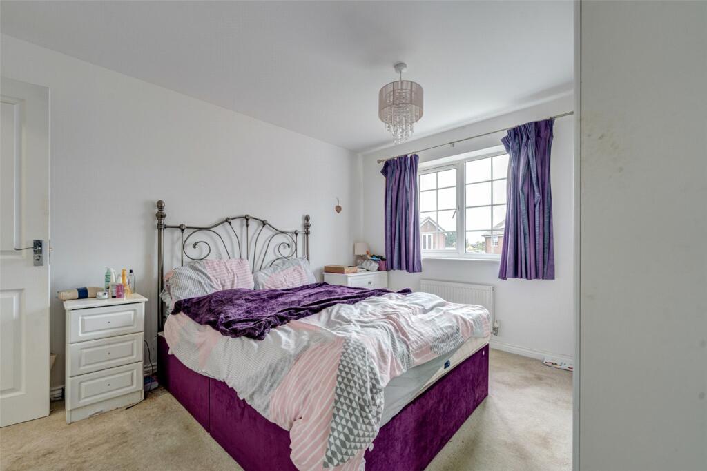 4 bed Detached