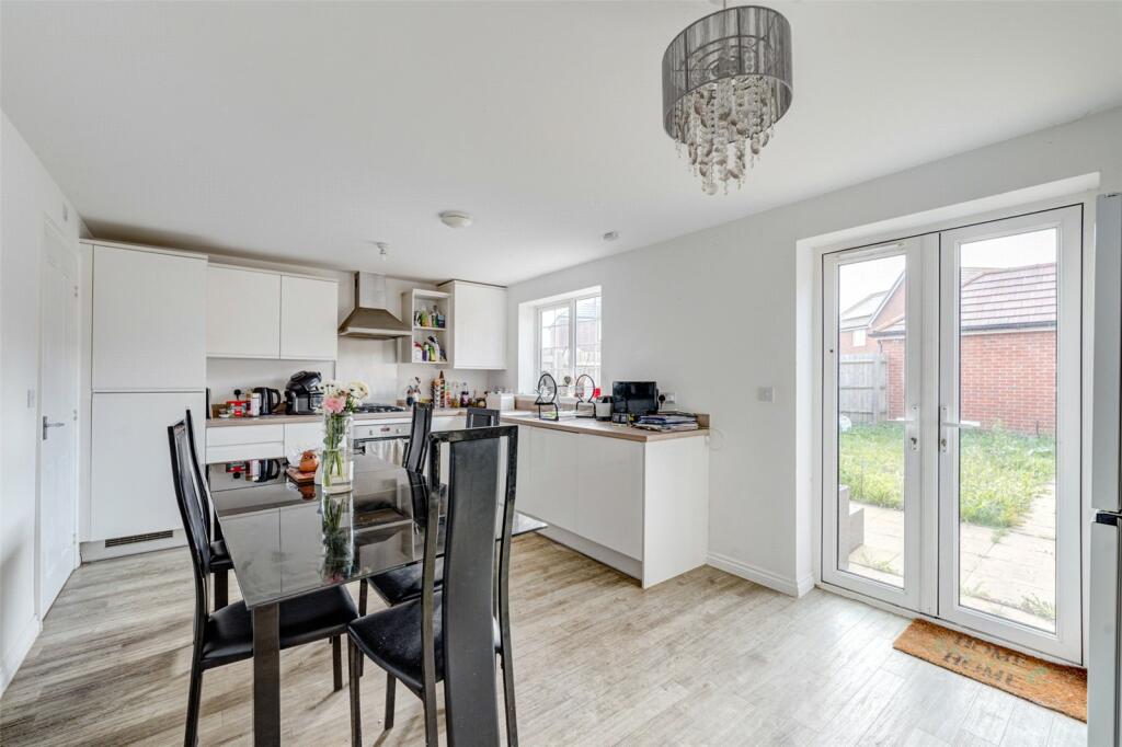 4 bed Detached
