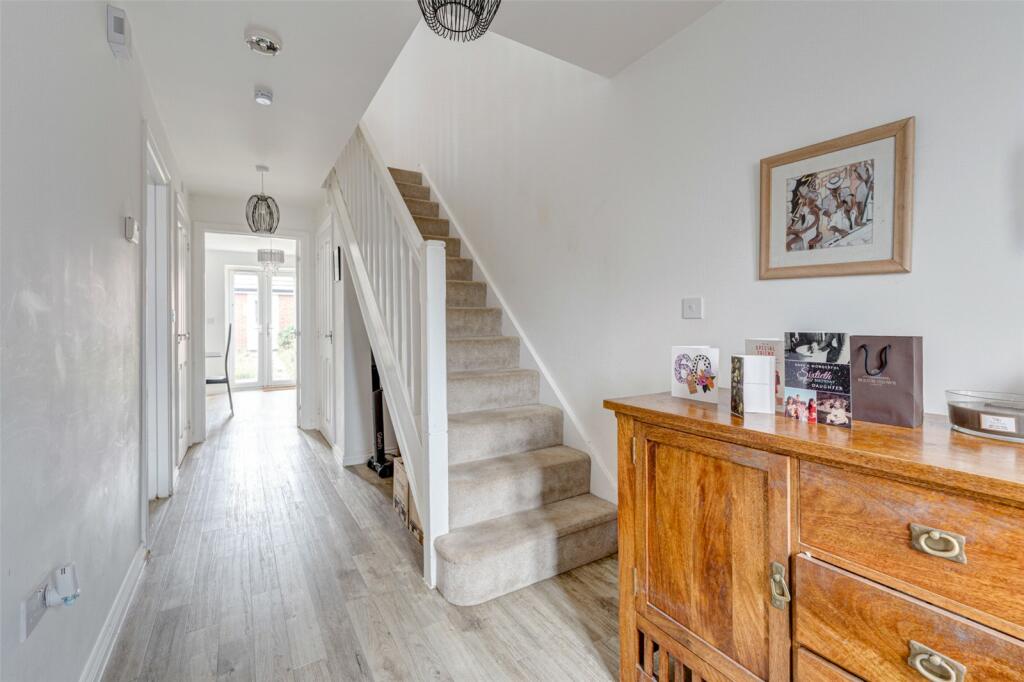4 bed Detached