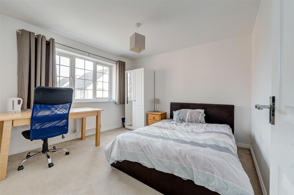 4 bed Detached