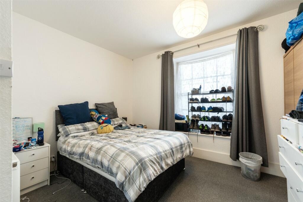 8 bed House
