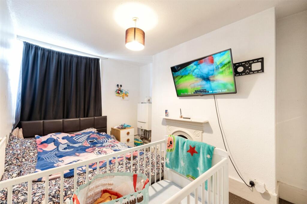 8 bed House