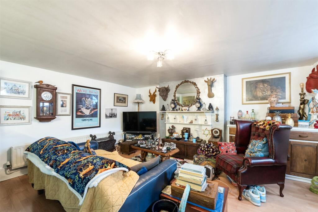 8 bed House