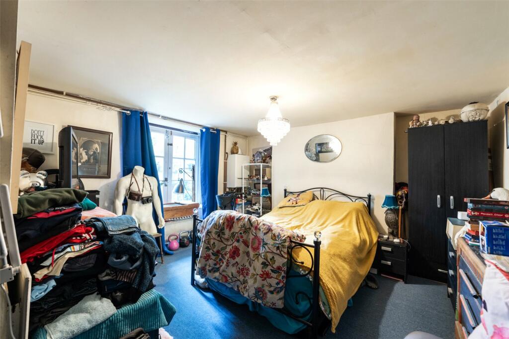 8 bed House