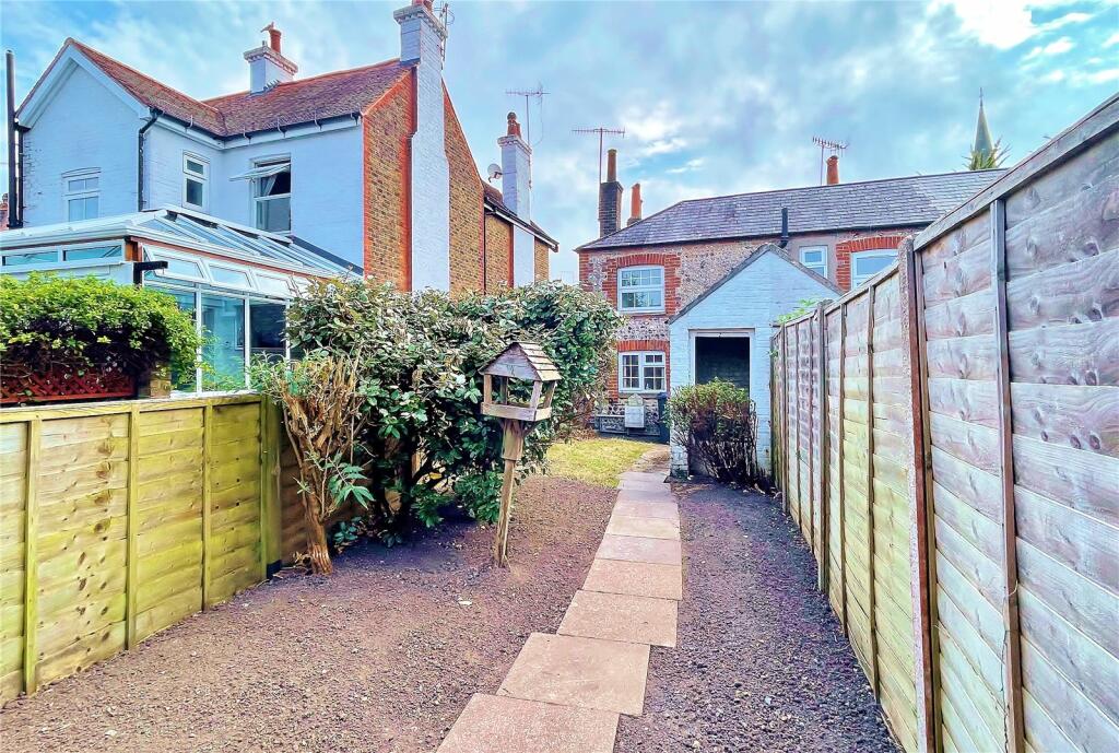 2 bed End of Terrace