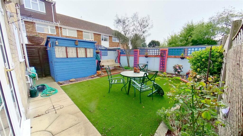 3 bed End of Terrace