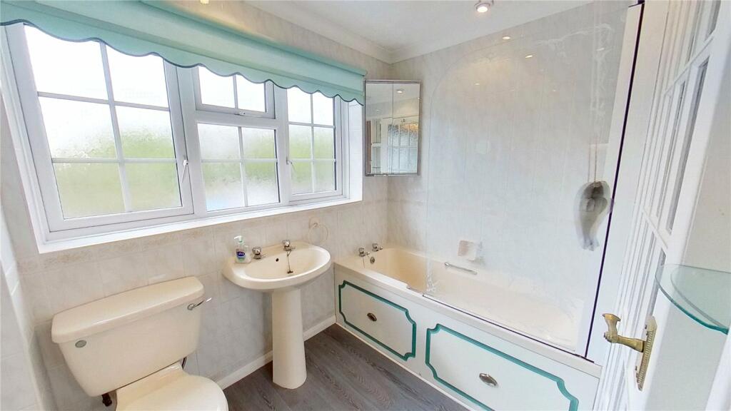 3 bed End of Terrace