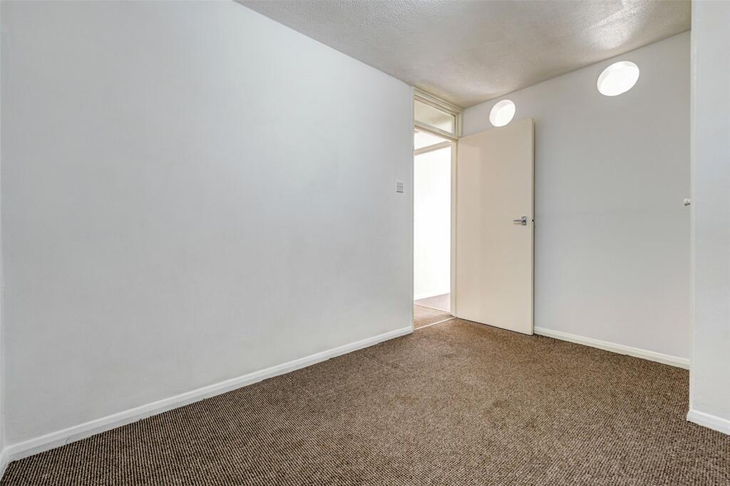 1 bed Apartment