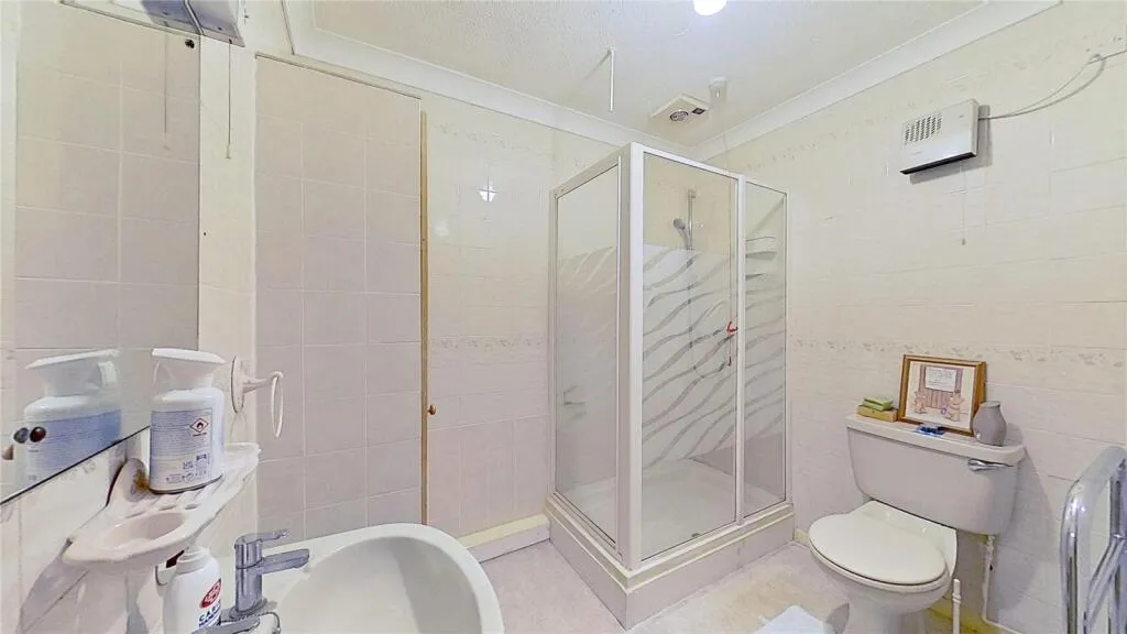 2 bed Retirement Property