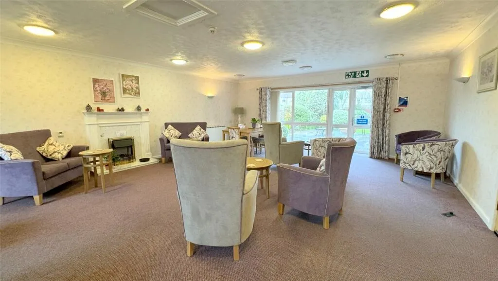2 bed Retirement Property